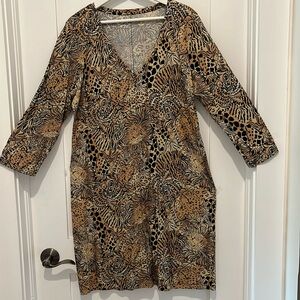 NWT Lilly King of the Jungle print. Never worn size XL. Flattering v-neck.